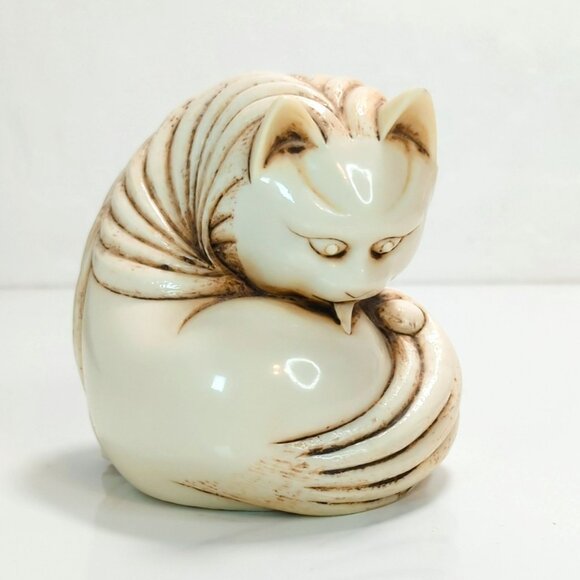Unbranded Other - Vintage Resin Cat Figurine Cream White Grooming Licking Pose Decor